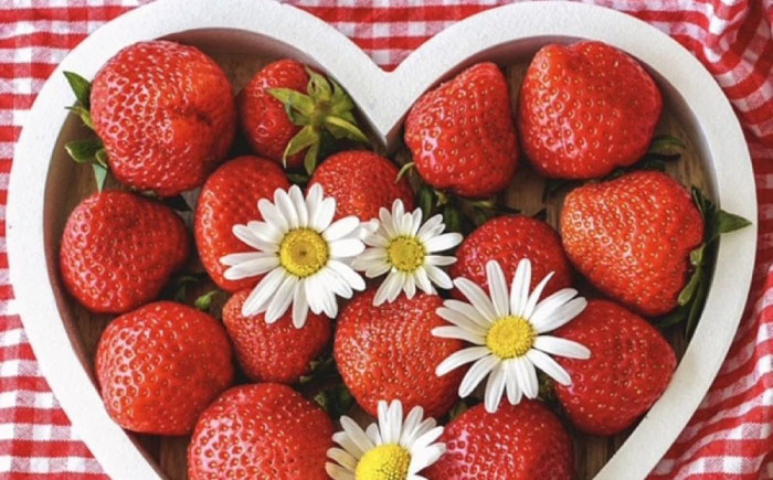 福岡県 糸島市産 完熟 あまおう いちご （約270g×4パック）【2026年3月下旬以降順次発送】  糸島市 / mhshops / 苺 イチゴ [AKQ002]