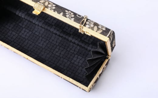 【ゴールド】パーティーバッグ ストレートクラッチ 唐草＜OKANO 博多きもの制作所＞那珂川市 [GAT074-2]