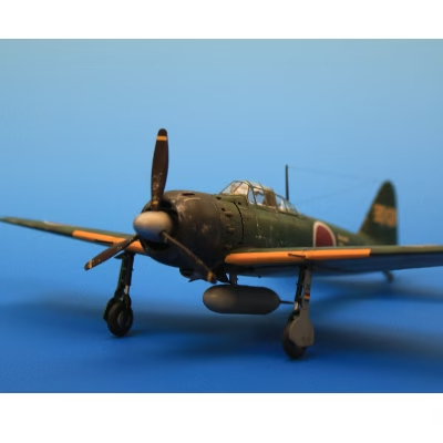 1/48　零式艦上戦闘機五二型（完成品） プラモデル《寄附から5ヵ月以内に出荷》 st-p