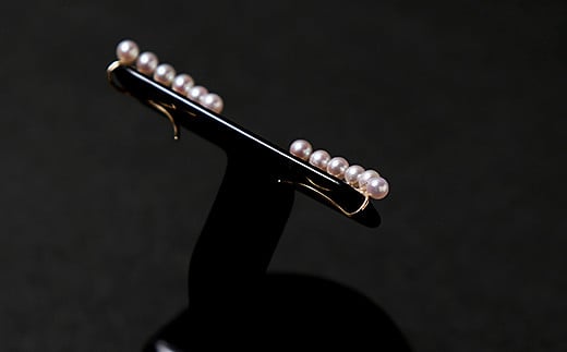 横ラインが新鮮！べビーアコヤ真珠ピアス：C121-013