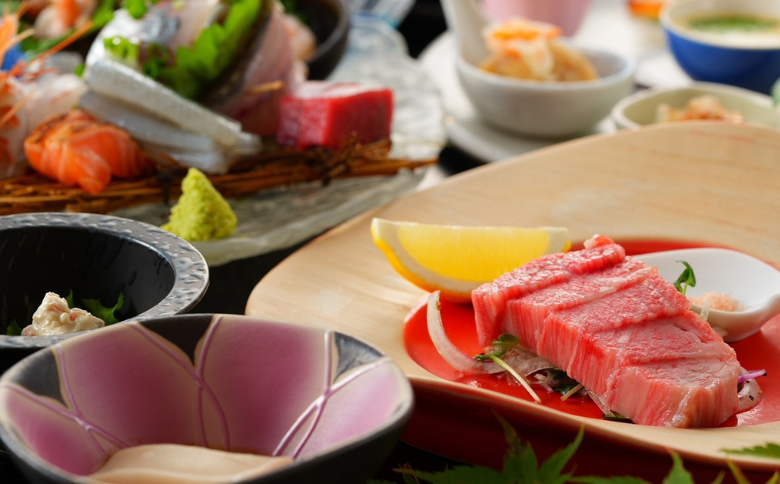 古湯・熊の川温泉 清川 ペア宿泊券 地場産品付き 温泉旅館 1泊2食 古湯温泉 離れ 最上級の客室 半露天風呂 テラス付き 人気：C334-001