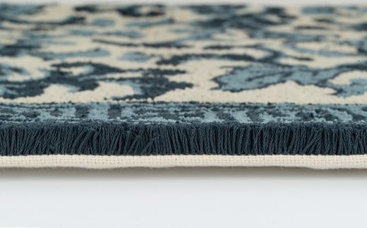 鍋島緞通[手刺繍]鍋島蔓牡丹縁まんじ文/淡々墨茶地：D127-001