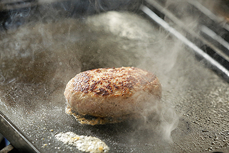 佐賀牛入りハンバーグ 16個（150g×16個） 人気 佐賀牛 ハンバーグ 冷凍 焼くだけ 簡単調理 惣菜 三重津みやげ ホスムスカモス：B250-017