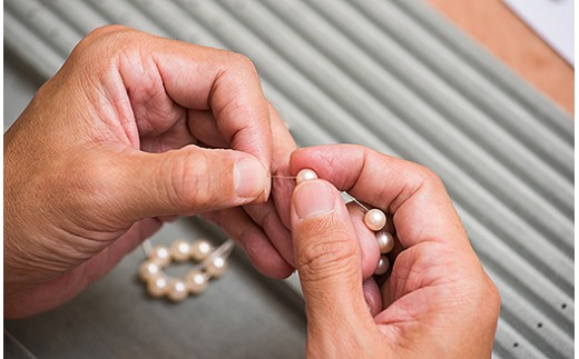 艶々ベビー！5mmアコヤ真珠直付けピアス：B425-007