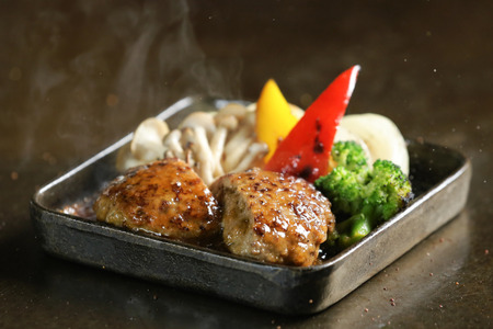佐賀牛入りハンバーグ 150g×4個：B105-007