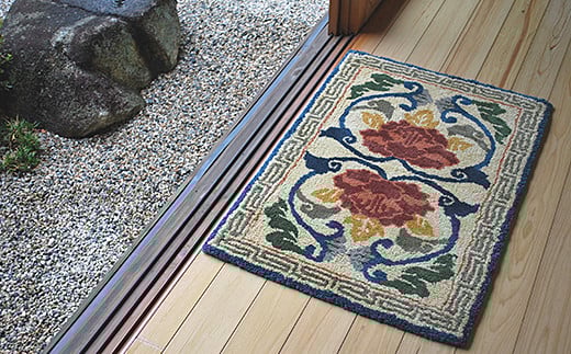 鍋島緞通 [手刺繍] 連牡丹 灰地緑：C409-005