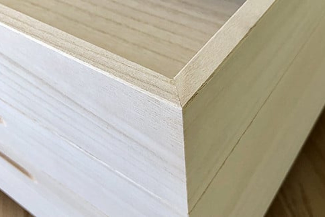 桐たんす 移動も楽々キャスター付の着物収納 桐箱浅深4段：B850-008