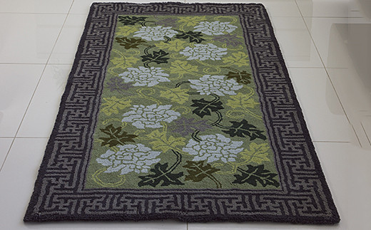 鍋島緞通 [手刺繍] 蔓牡丹唐草縁まんじ文 うぐいす地：D127-012