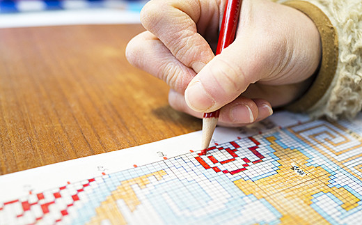 鍋島緞通【手織り】95×191cm 蔓牡丹唐草文縁卍繋文：D253-023