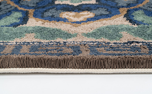 鍋島緞通 [手刺繍] 兜唐花縁雷文 中藍地灰地茶：C510-011