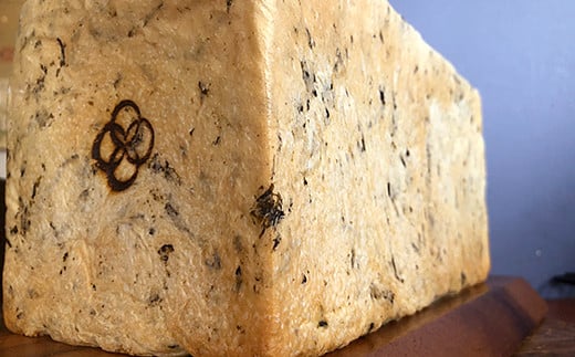 【ふるさと納税限定】佐賀県産小麦と海苔を使用した海苔食パン（2斤）：A090-012