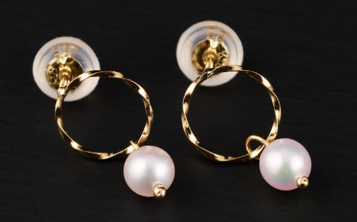 さりげなく揺れるベビーアコヤ真珠ピアスYG：B830-003
