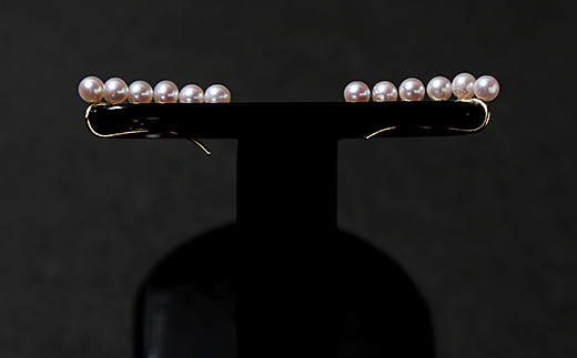 横ラインが新鮮！べビーアコヤ真珠ピアス：C121-013