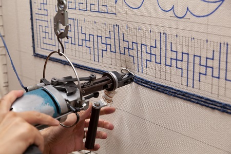 色をお選びいただけます　鍋島緞通[手刺繍]対角中心柄 50×50CM:C106-007