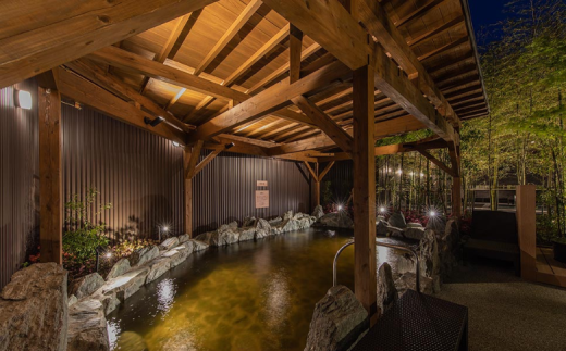 源泉掛け流し温泉 佐賀の湯処 KOMOREBI 入浴券 5枚 温泉 チケット 入浴券 こもれび KOMOREBI サウナ アウフグース 体験 源泉 炭酸水素塩泉 セルフロウリュ バレルサウナ 露天風呂 九州 佐賀県 佐賀市 湯どころ：B205-010