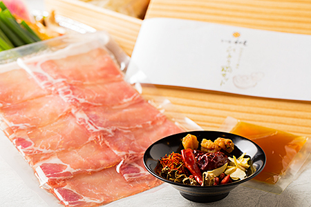 老舗の鍋をご自宅で簡単、ひとり金星豚薬膳鍋セット：B140-012