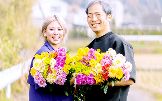 贈り物に そのまま飾れるスタンドマムブーケ cool green(グリーン系) 水替え不要 生花 お花 お祝 記念日 プレゼント「2023年 令和5年」