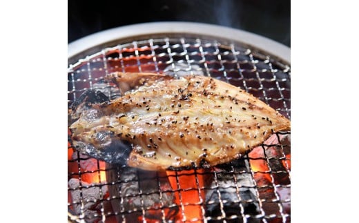 グルメ大賞受賞【無添加・無着色】旬の人気 干物 食べ比べセット 旬さば開き(淡塩造り) 旬あじ開き(淡塩造り) 旬アジ醤油みりん干し 呼子 イカ一夜干し ひもの 干物 海鮮