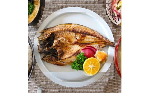 グルメ大賞受賞【無添加・無着色】旬の人気 干物 食べ比べセット 旬さば開き(淡塩造り) 旬あじ開き(淡塩造り) 旬アジ醤油みりん干し 呼子 イカ一夜干し ひもの 干物 海鮮