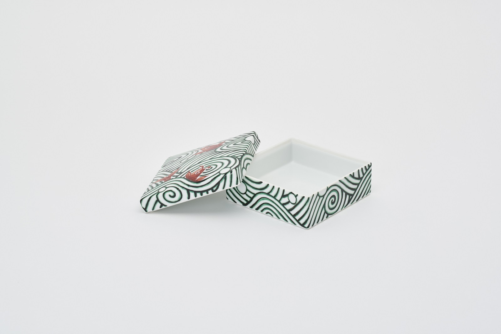 伊万里陶苑 遊鯉紋陶箱・中 070-H971