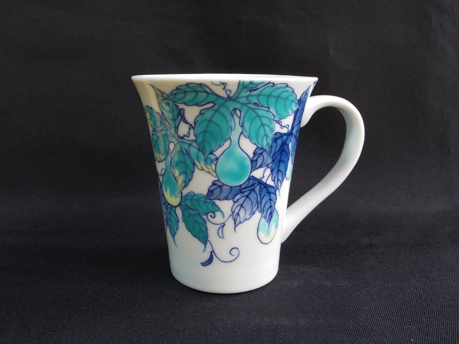 【伊万里焼】「色鍋島瓢文マグカップ」色鍋島・伊万里・鍋島・磁器・市川光山窯 022-H651