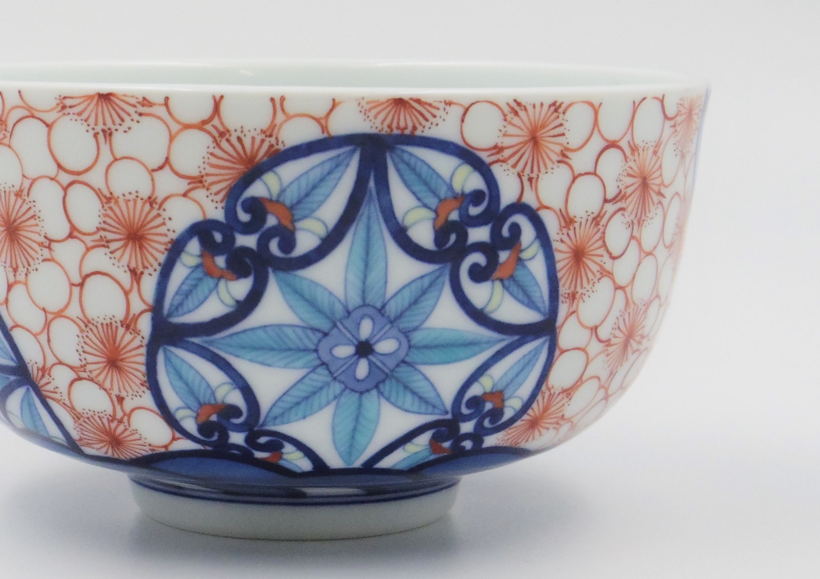 伊万里焼】「色鍋島梅詰丸紋小丼」色鍋島・伊万里・鍋島・磁器・市川