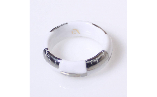 伊万里焼強化磁器指輪（白金彩貫入市松白色）【要選択】 029-H771