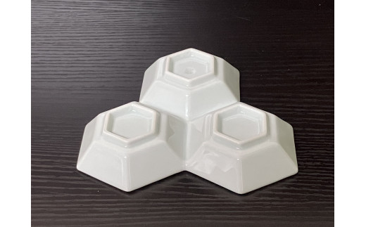 伊万里焼 ウロコ芙蓉手（青・赤）毘沙門三品盛 165-H1059