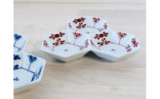 伊万里焼 ウロコ芙蓉手（青・赤）毘沙門三品盛 165-H1059