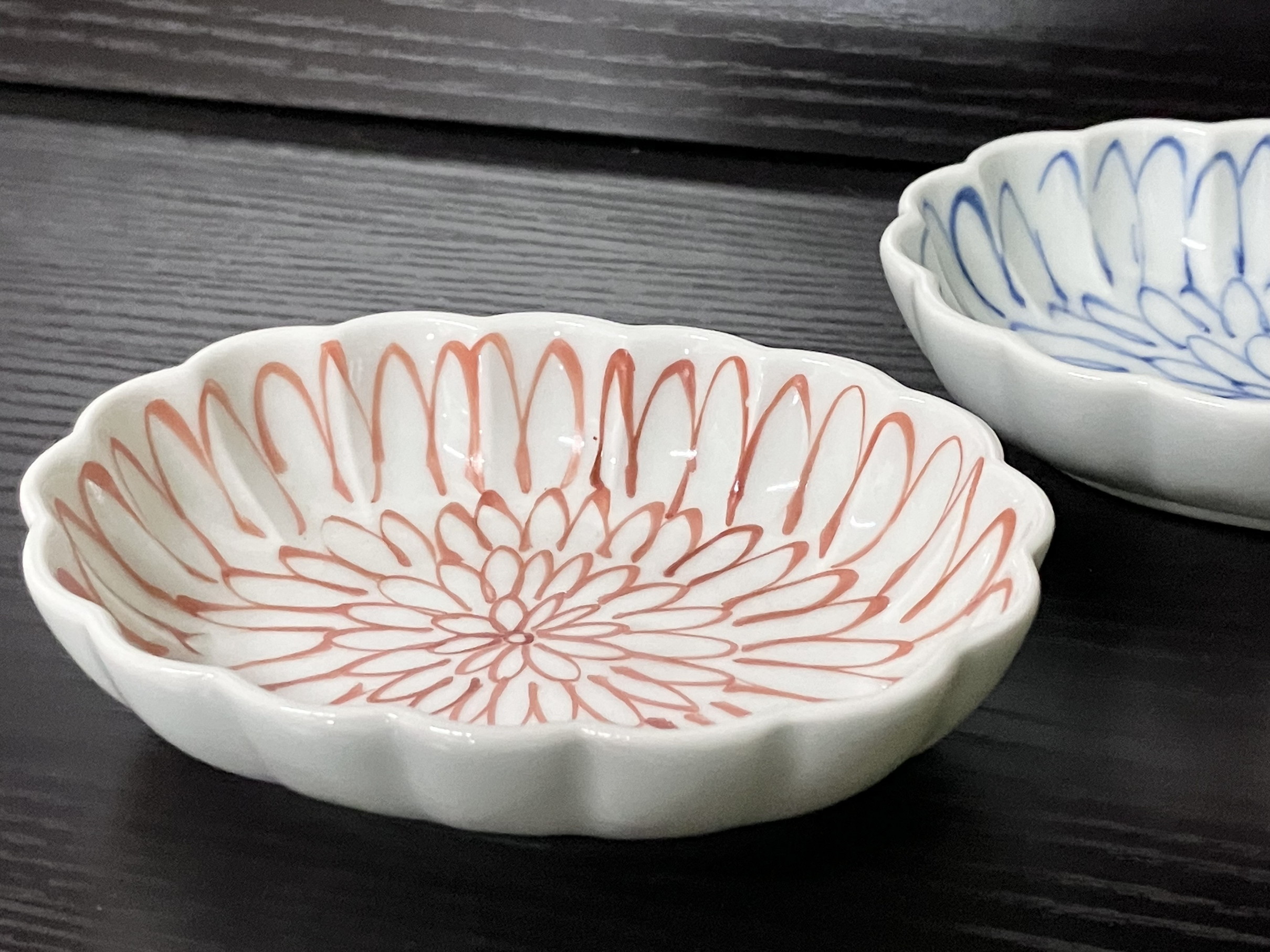 伊万里焼 菊（青・赤）菊形小判千代口セット 165-H1063