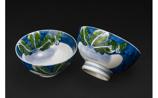 【伊万里焼】蕪絵お茶碗（大1つ・小1つ） 035-H680