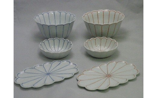 【伊万里焼】菊割丼・小鉢・菊浅皿（赤・青どちらかの色を一つずつ） 035-H394