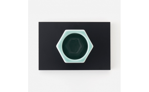 【伊万里焼】青磁鎬彫六角花瓶 027-H674