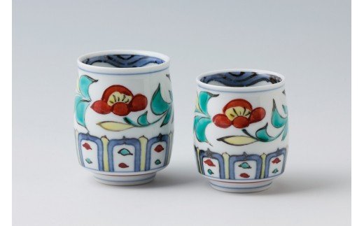 【伊万里焼】伊万里陶苑万歴花文 夫婦湯呑 070-H455