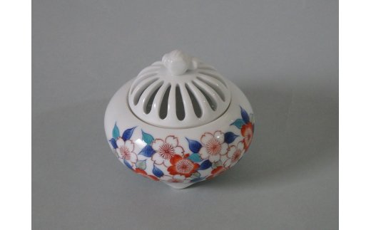 【伊万里焼】市川冬山窯「色鍋島桜文蕪型香炉」 037-H1233