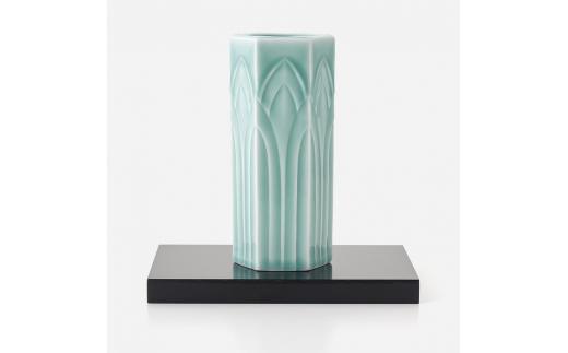 【伊万里焼】青磁鎬彫六角花瓶 027-H674