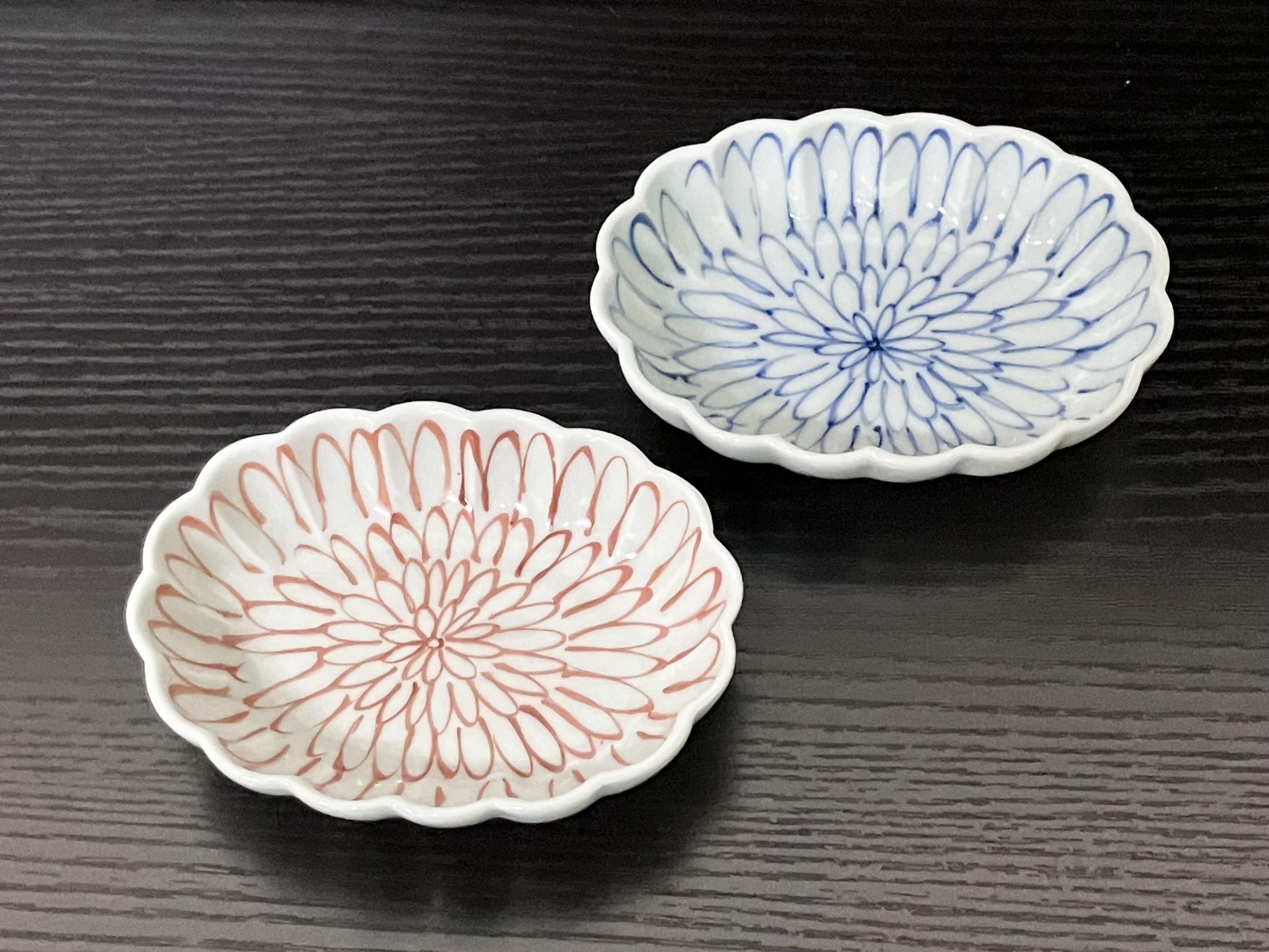 伊万里焼 菊（青・赤）菊形小判千代口セット 165-H555