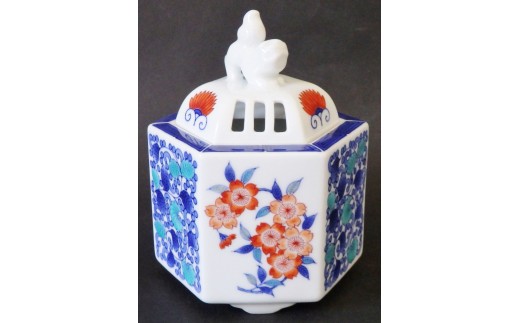 【伊万里焼】色鍋島六角唐草・桜・梅・菊文香炉【市川冬山窯】 037-H1224