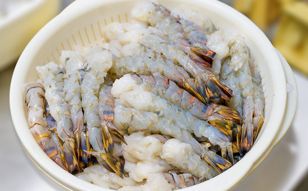 【5カ月定期便】創業45年「魚屋さんの手づくりエビフライ」10尾(400～500g)【海老フライ 夕食 おかず プリプリ 簡単 時短料理 揚げるだけ ふるさと納税】(H032124)