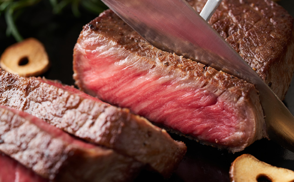 【6か月定期便】【A4〜A5】佐賀牛モモステーキ 約1.5kg(100g×15P)×6回【肉 牛肉 ブランド牛 黒毛和牛 ステーキ肉 ふるさと納税】(H112251)