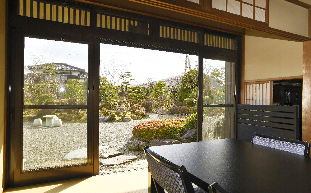 季節の懐石料理ペア券【旬の食材 贅沢 本格懐石料理 四季折々 ペアチケット 丁寧 こだわり】(H039108)