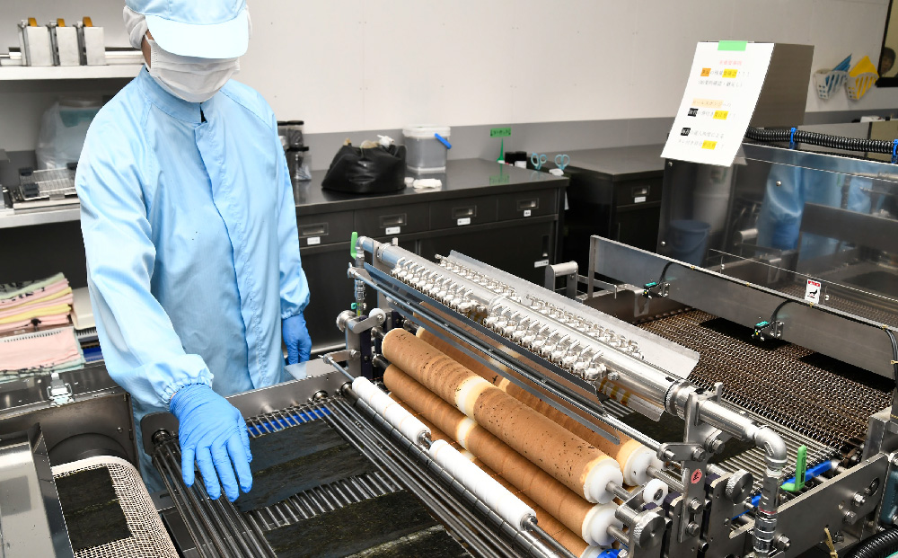 スチームドライ製法！有明海産味付け海苔【新食感 旨味 おやつ おつまみ スナック感覚 わさび塩 バター醤油 バーベキュー 柚子七味 ガーリックトリュフ 味のり 栄養豊富 おにぎり お茶漬け SDGs】(H123101)