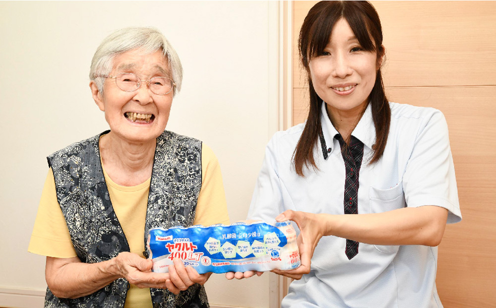 神埼市内見守り訪問 ヤクルト400LT(7本×4週間) 【ふるさと納税 乳酸菌飲料 ヤクルト 乳酸菌 シロタ株】(H054103)