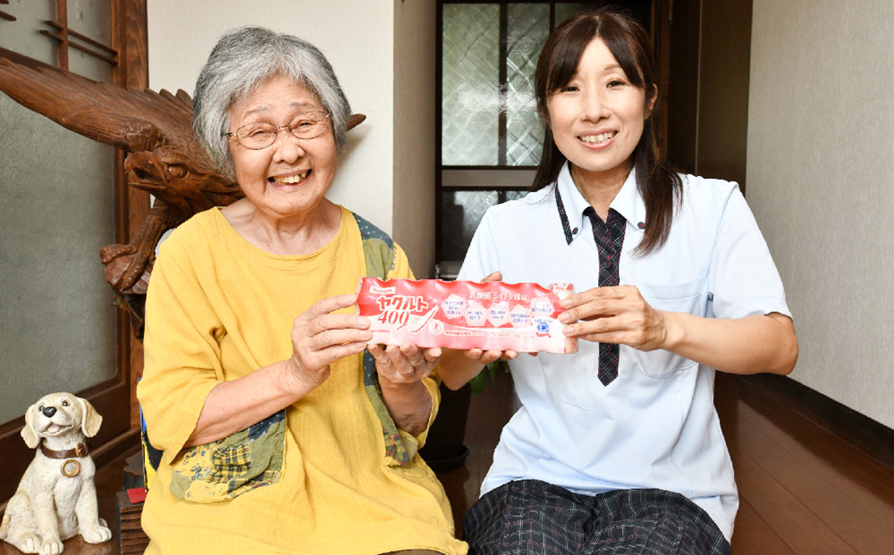 神埼市内見守り訪問 ヤクルト400(7本×8週間) 【ふるさと納税 乳酸菌飲料 ヤクルト 乳酸菌 シロタ株】(H054102)