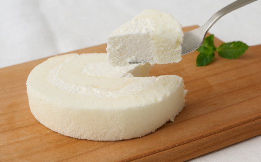 【定期便4回】プレミアム米粉ロールケーキ 8種セット【グルテンフリー 保存料不使用 贈り物 お歳暮 お中元 お祝】(H053325)