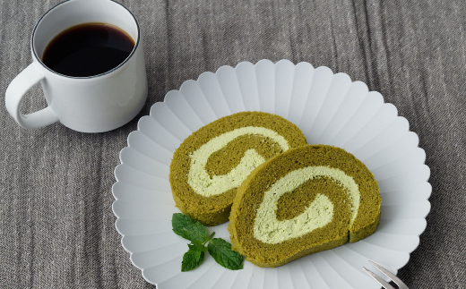 【プレミアム米粉ロールケーキ】新緑ロール【グルテンフリー 誕生日 ギフト 洋菓子 焼菓子 嬉野茶】(H053291)