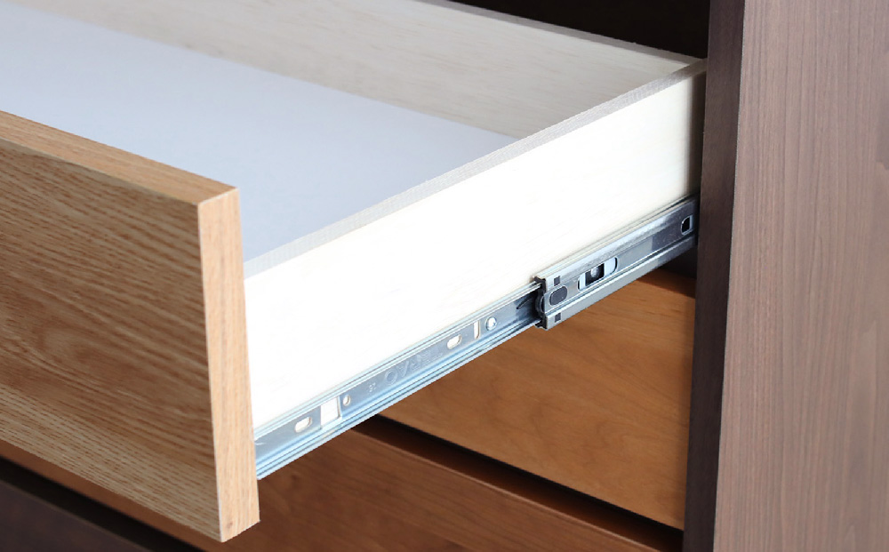 【東馬家具】カンザス 90チェスト BR【木目 天然素材 6段 グラデーション 収納力 上質 棚 完成品】(H060635)