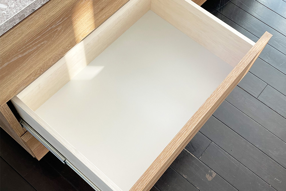 ドゥーロ チェスト 600×3【完成品 石柄 脚付き 収納家具 3段 スリム ナチュラル】(H062366)