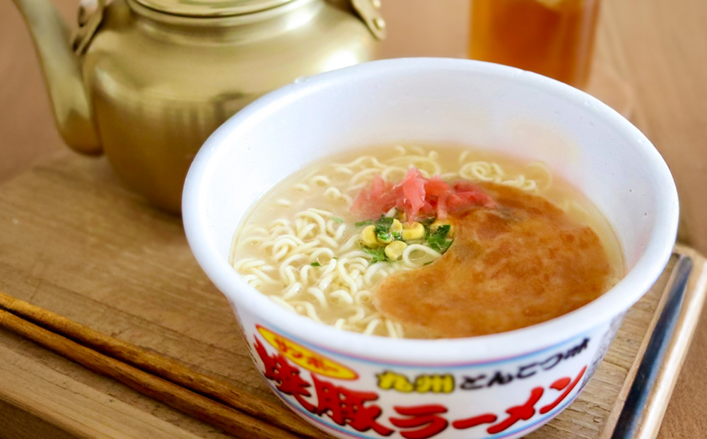 【年4回・四季の定期便】サンポー食品の定番　焼豚ラーメン 計24食(12食入×2ケース)【サンポー ラーメン 豚骨スープ 九州とんこつ カップめん 焼豚 濃厚 定番 コク ちぢれ麺】E8-J001306