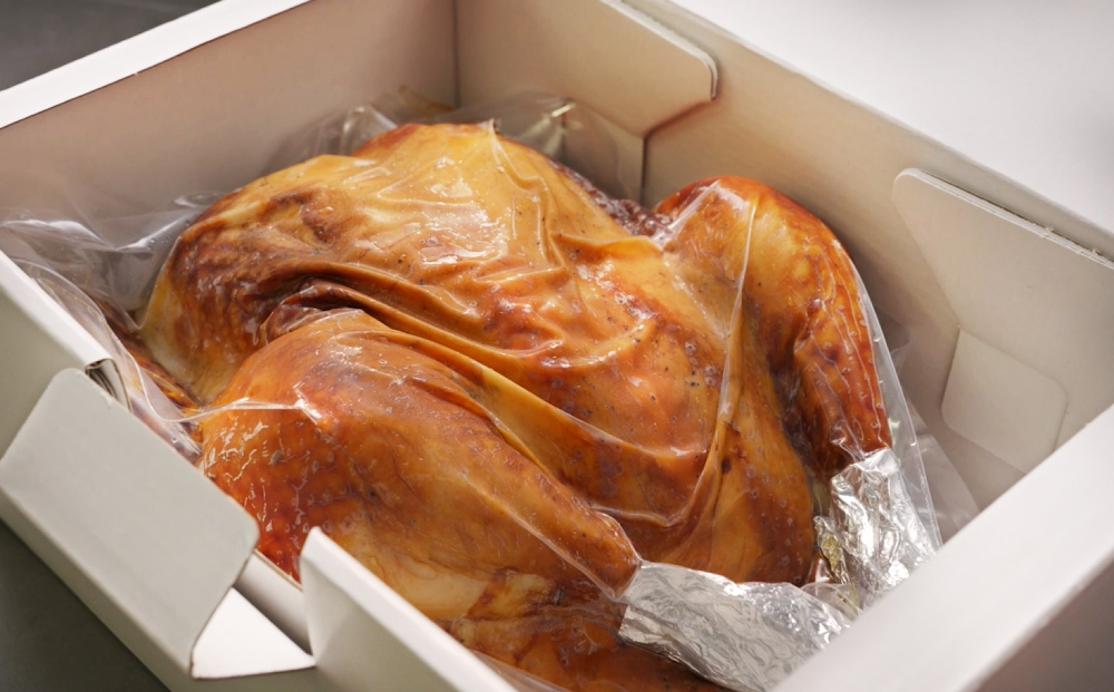 佐賀県産みつせ鶏 丸焼きロースト 1羽【丸鶏 簡単 レンチン ジューシー ローストチキン クリスマス パーティー イベント ダッチオーブン 低脂質 ヘルシー 旨味成分 柔らか 歯ごたえ】K059043